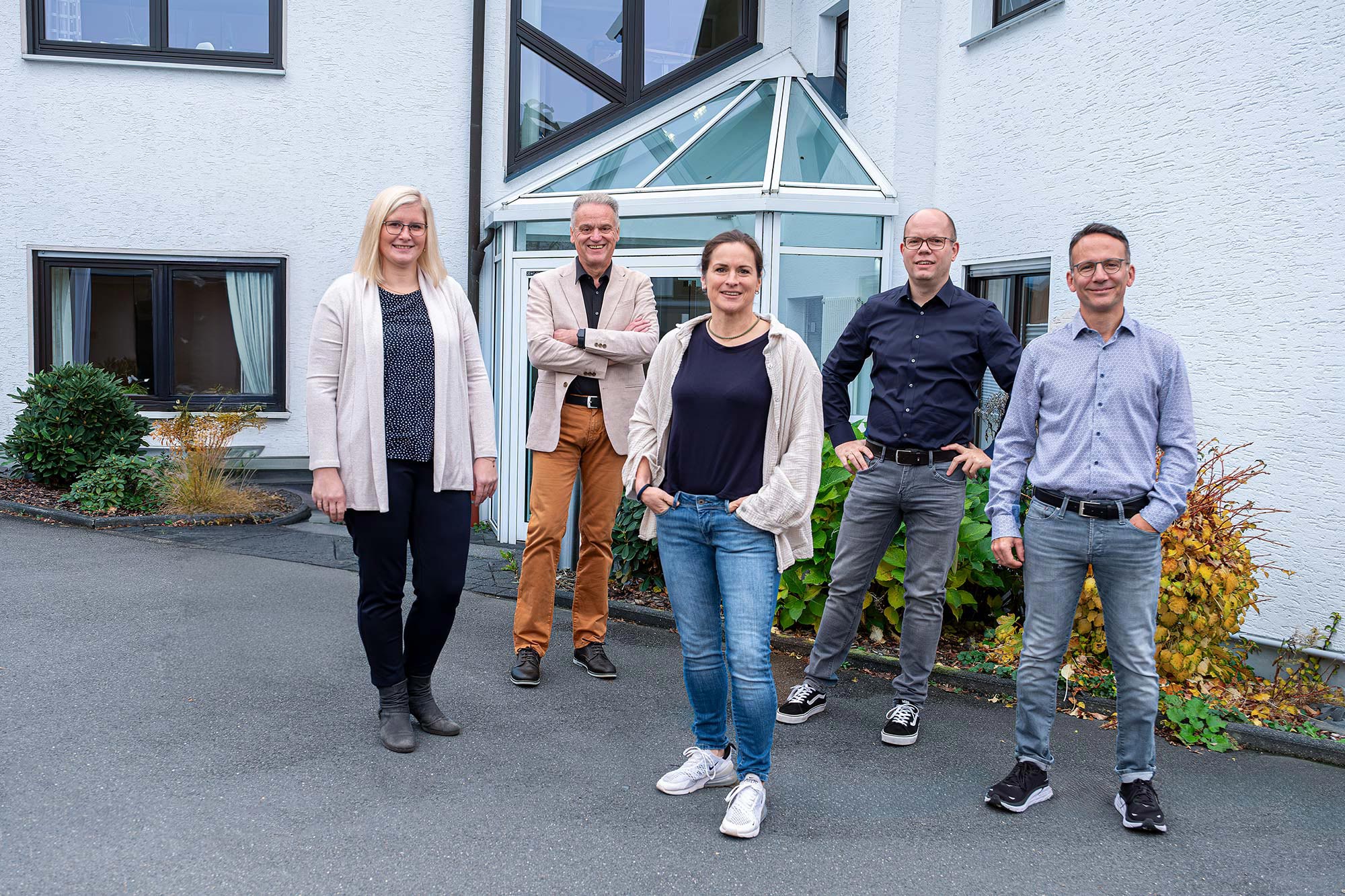 Das Team neben den Gesellschaftern Patrick Schladitz, Christoph Hesener und Martin Nohl